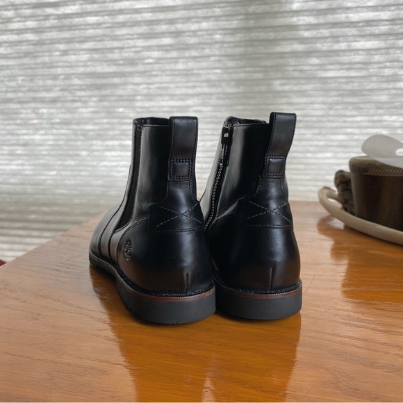 Timberland “Earthkeepers Side Zip Kendrick” Black Leather Chelsea Boots - Picture 3 of 8